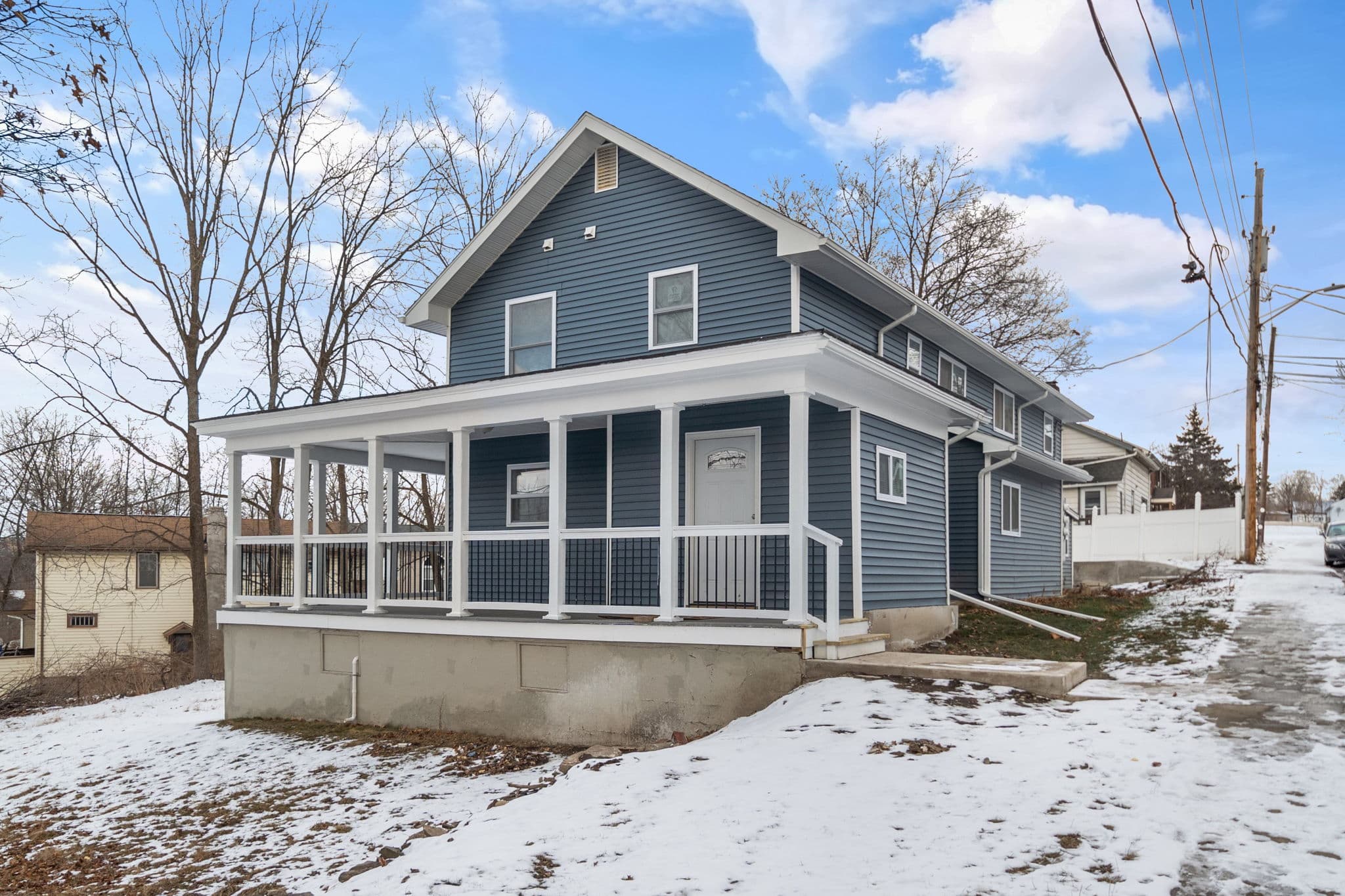 $2,600 / 3br - 1200ft2 - 3B2B Lakeview Apartment for Rent (Downtown/IC)